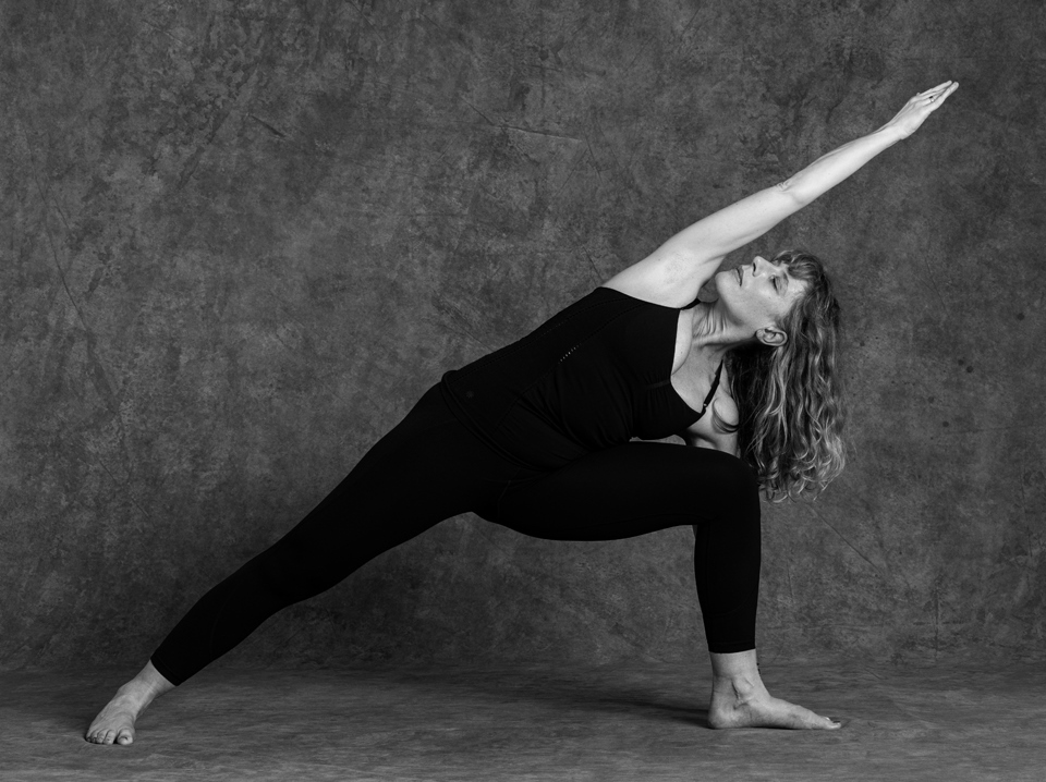 Elodie en posture de Yoga